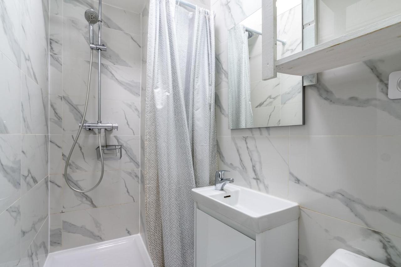Appartement Metro Alexandre Dumas Paris Exterior foto